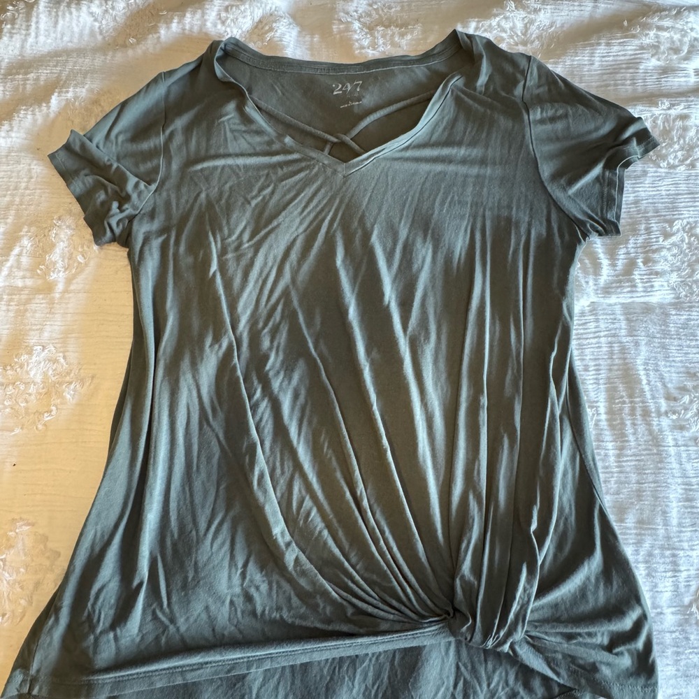Maurices Green Short Sleeve Tie Front T-Shirt